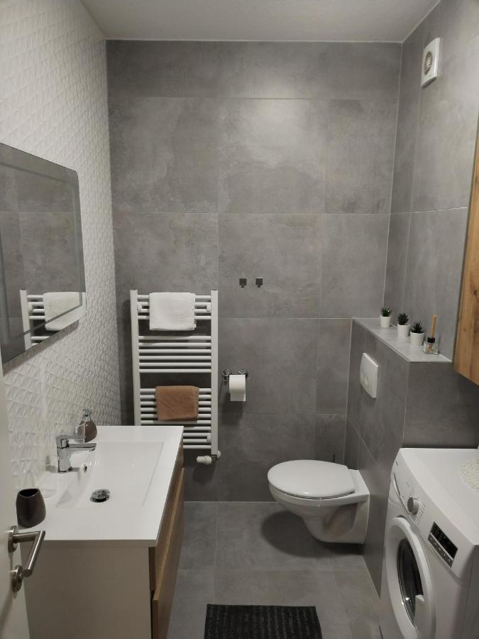 Studio Apartman Implex Lägenhet Ðakovo Exteriör bild