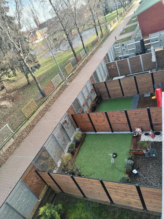 Studio Apartman Implex Lägenhet Ðakovo Exteriör bild